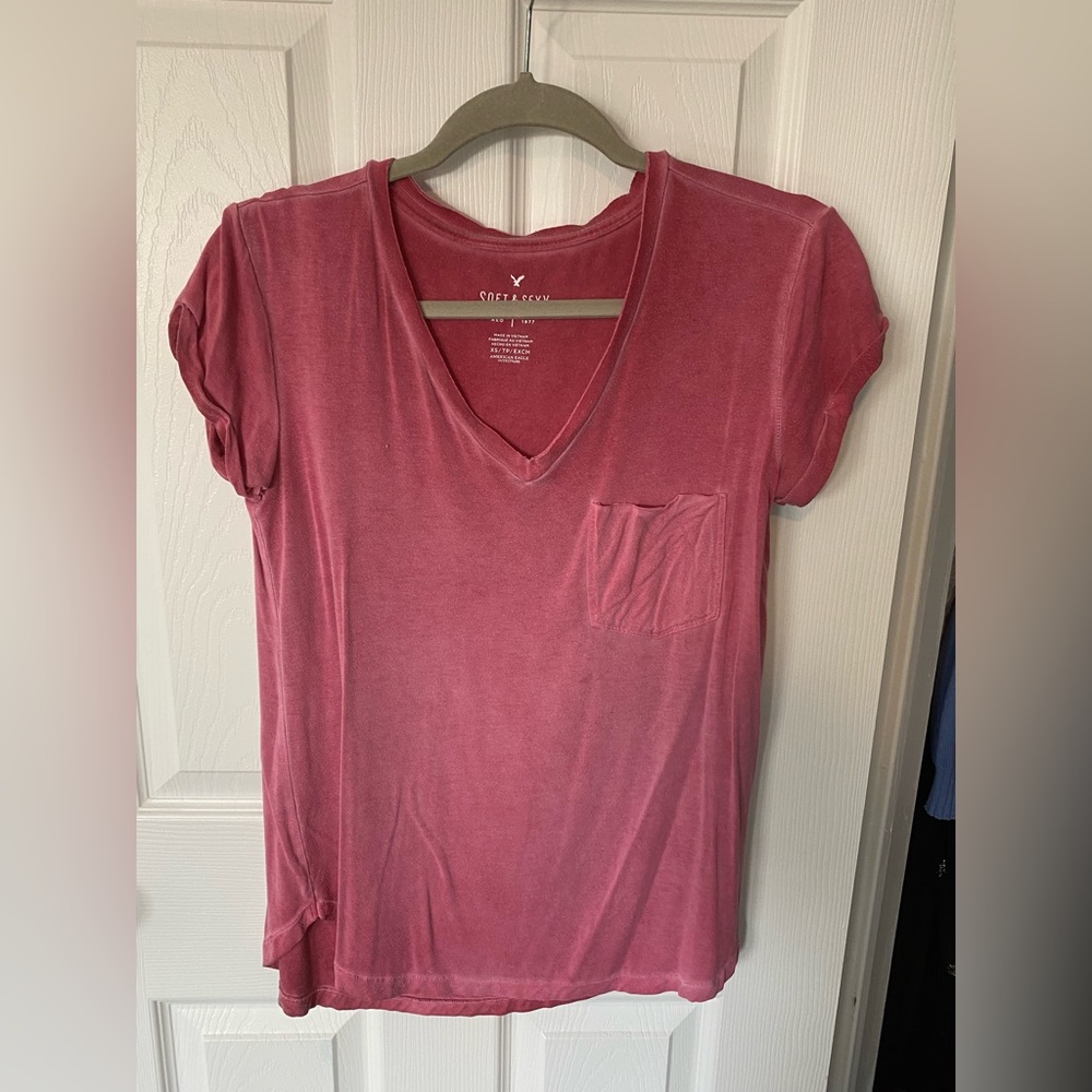 2/$22 American eagle outfitters soft & sexy faded red short sleeve top